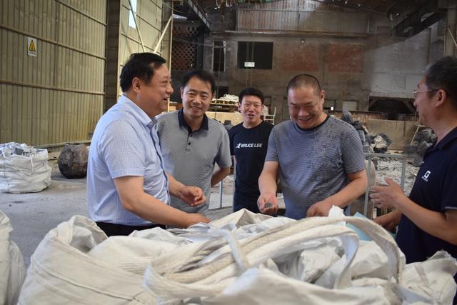淅川最新招工信息，变化带来自信，学习与成长共创美好未来