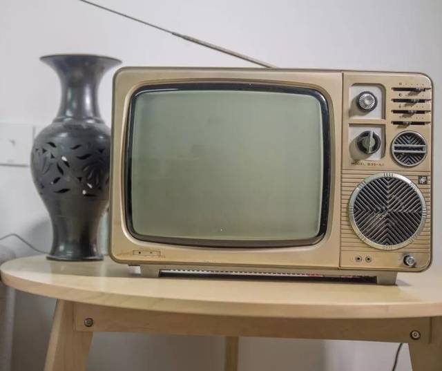 80年代电视机，旧时光里的温馨纽带记忆
