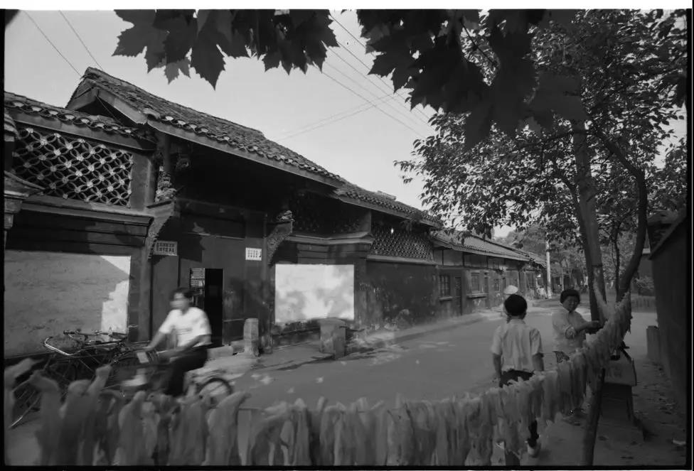 成都东站，城市新门户的崛起与蜕变